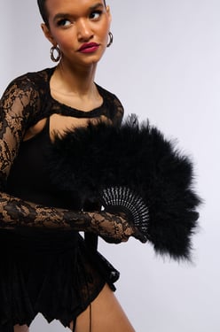 AKIRA Find Less Feather Fan | Black