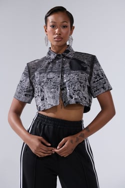 AKIRA All Around The World Button Down Top | Black | Size 2X