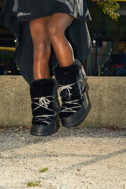 AKIRA Azalea Wang Karmela Fur Moon Boot | Black | Size 11