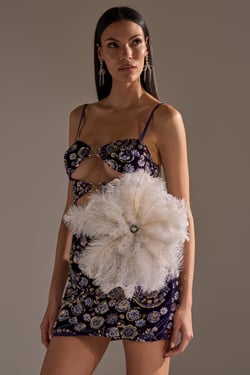 AKIRA Treat Yourself Feather Brooch
