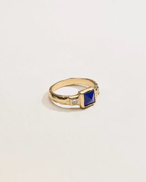 Stone Pyramid Ring - 8