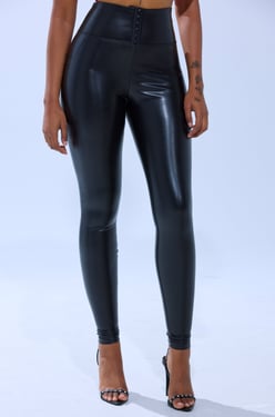 AKIRA Slim Thicc Corset Top Leggings | Black | Size 1X