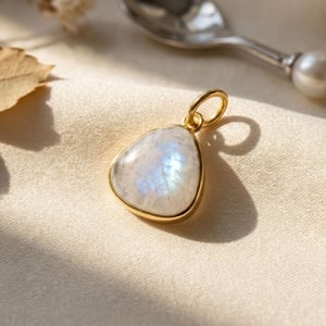 18ct Gold Vermeil Bezel Pendant  Moonstone