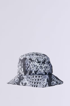 AKIRA Under The Lights Puffer Bucket Hat | Black