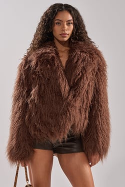 AKIRA Short N Sweet Faux Fur Coat | Brown | Size XL