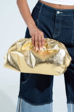 AKIRA Over It Metallic Clutch