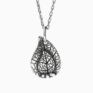 Jeulia "Get Close to Nature" Leaf Sterling Silver Necklace