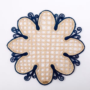Maracuyá Handwoven Round Iraca Palm Placemat - Navy