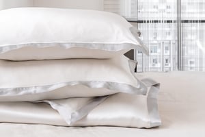 Ivory & Oyster Grey Oxford Pure Silk Duvet Set - Emperor / Standard Pillowcases