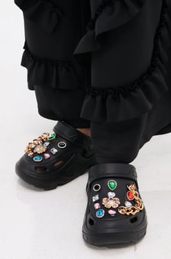 AKIRA Azalea Wang Everett Multi Stone Gold Chain Flat Shoes | Black | Size Medium