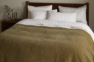 nkuku Nidra Velvet & Linen Bed Quilt | Textiles | Moss | 220 x 140 cm