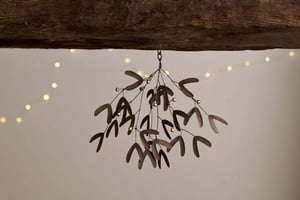 nkuku Avni Mistletoe | Christmas Decorations | One Size | Antique Brass