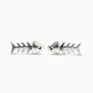 Jeulia "Cartoon Style" Fishbone Sterling Silver Earrings