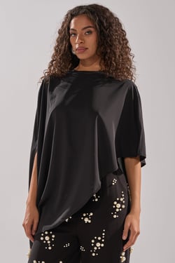 AKIRA Something Different Oversized Asymmetrical T-Shirt | Black | Size Large/XL