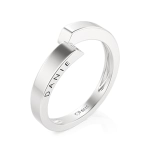 Jeulia Custom Men's Name Wedding Band with Side Bypass