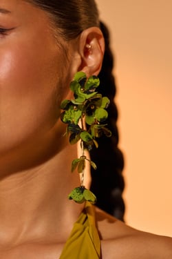 AKIRA Catch Me If U Can Earrings