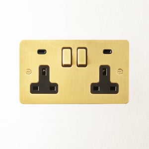 Lucian double socket with USB type C with black inserts in top brass