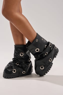 AKIRA Gold Fable Grommet Embellished Flat Bootie | Black | Size 11