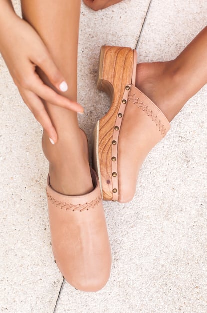 Malibu Leather Clogs (Sz. 11)