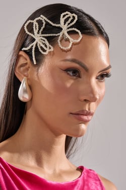 AKIRA Polly Pearl Hair Clip Set