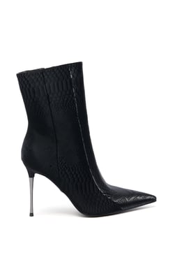 AKIRA Azalea Wang Calean Metal Stiletto Heel Bootie | Black | Size 11