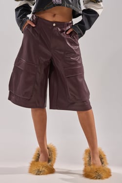 AKIRA Over Done Faux Leather Bermuda Short Pants | Size 1X