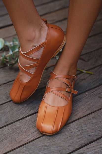 Obsession Criss Cross Leather Flats (Sz. 6 & 8.5)