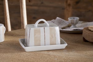 nkuku Patthar Butter Dish | Kitchen & Dining Accessories | One Size | Cream & Clay