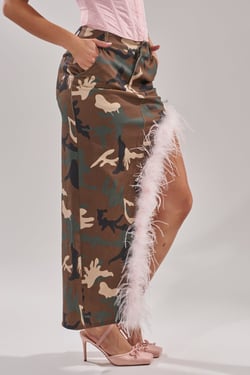 AKIRA Trying Something New Camo Skirt With Feathers | Size 1X