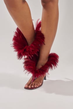 AKIRA Gold Elizaveta Feather Thong Sandal | Burgundy | Size 10