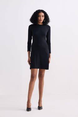 Long Sleeves Fitted Short Dress in Black - Black / S