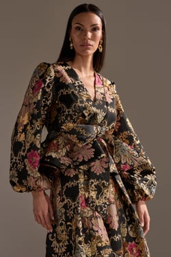 AKIRA Luxe Energy Brocade Blouse | Black | Size 1X