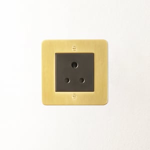 Lucian 5A socket with black inserts in top brass