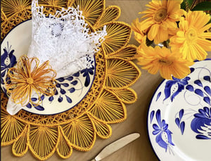 Daisy Handwoven Iraca Placemat - Solid Color / Yellow