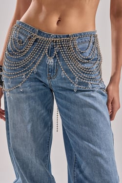 AKIRA Drippin Chain Belt