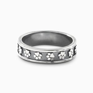 Jeulia "Paw Print" Sterling Silver Band