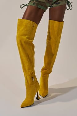 AKIRA Azalea Wang Stephan Yellow Faux Suede Chunky Boot | Size 11