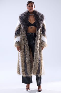 AKIRA Poison Ivy Faux Fur Coat | Size 1X/2X