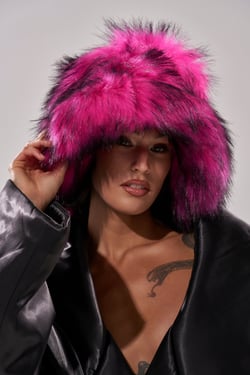 AKIRA Hottie Faux Fur Bucket Hat | Black