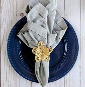 Star Flower Handwoven Iraca Napkin Ring - Natural Palm with Color Accents / Dark Green