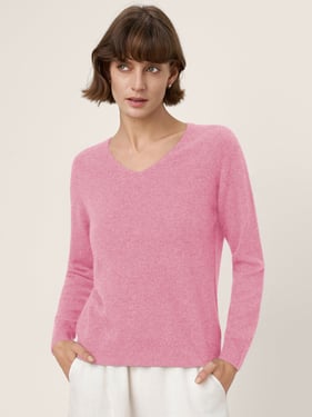 Premium Cashmere Blend Hand-Finished Seamless V-Neck Sweater SURI - Pastel Pink / L