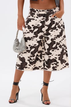 AKIRA Coolest On The Block Cow Hide Bermuda Short Pants | Black | Size XL