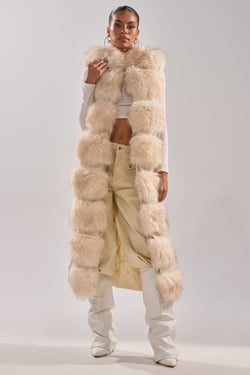 AKIRA Luxurious Faux Fur Hooded Vest | Size 1X/2X