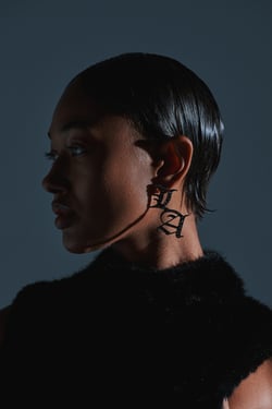 AKIRA Write About Me Earrings | Black