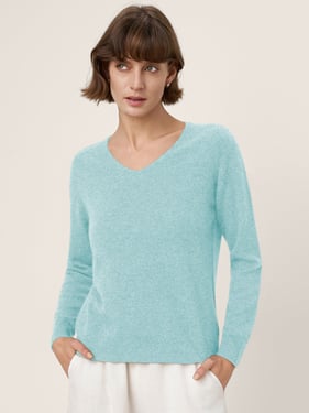 Premium Cashmere Blend Hand-Finished Seamless V-Neck Sweater SURI - Soft Teal / S