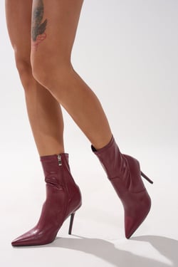 AKIRA Azalea Wang Kathii Bootie | Burgundy | Size 8.5