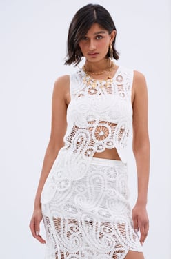 AKIRA Asymmetical Crochet Paisley Blouse | Size 1X