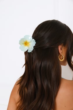 Daisy Dew Claw Clip Blue