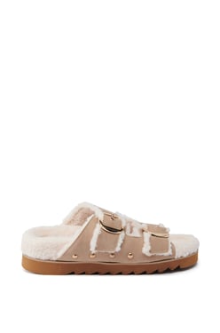AKIRA Azalea Wang Tresor Tan Fuzzy Sandal | Size 6