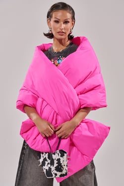 AKIRA Wrapped Up Puffer Scarf | Pink